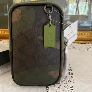 NWT Coach Multifunction Phone Pack In Signature Canvas With Camo Print M…